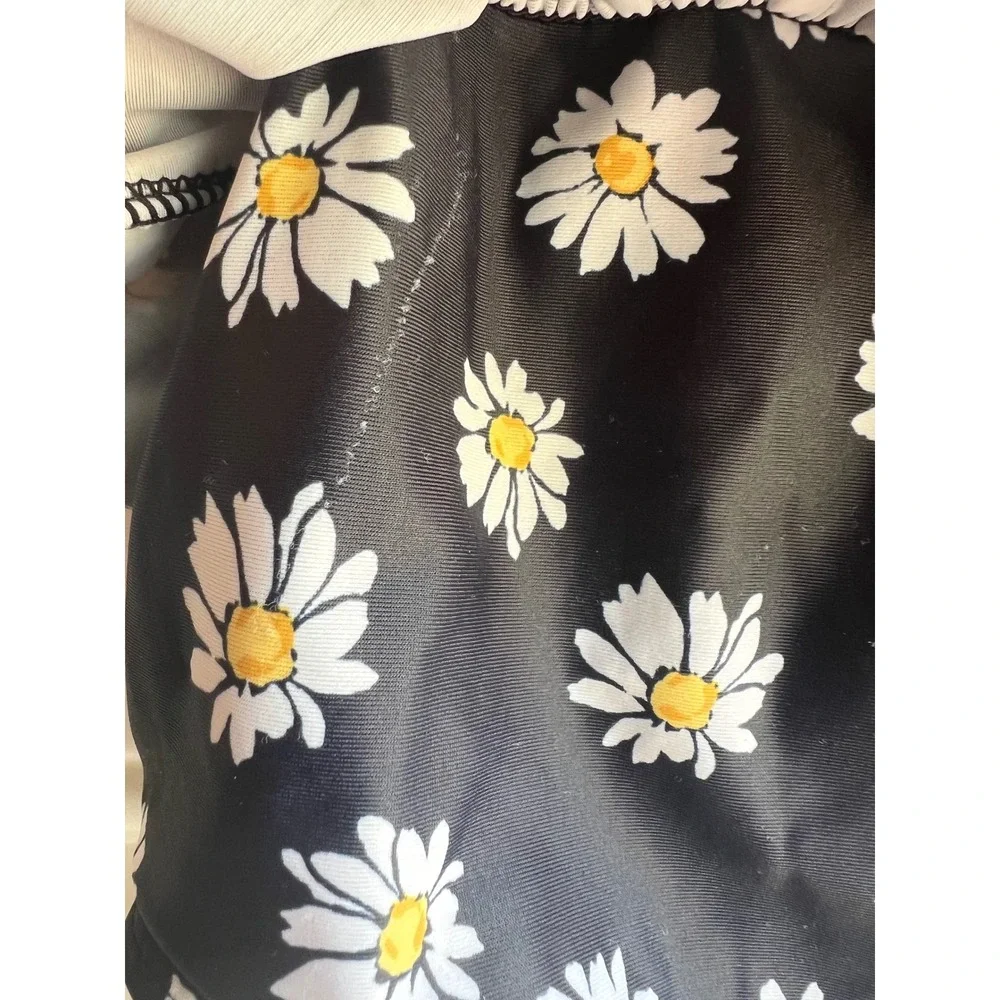 Old Navy Toddler Girls Black Daisy Floral Smocked Ruffle One Piece Swimsuit 3T